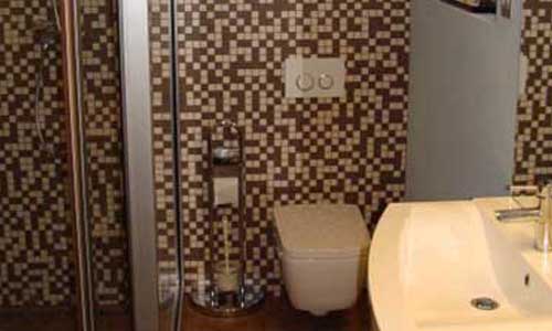 Prenova stare hise Mozaik v kopalnicijpg
