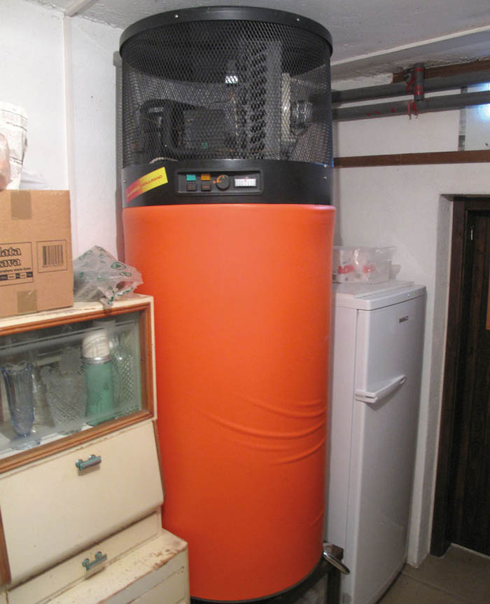 Delovanje toplotne črpalke v starejši hiši - sanitarna toplotna črpalka