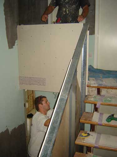 Prenova stare hise ograja na stopniscujpg