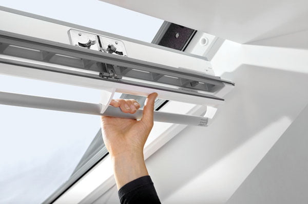velux stresno okno odpiranje