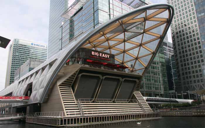 Gradnja z lesom crossrail station london