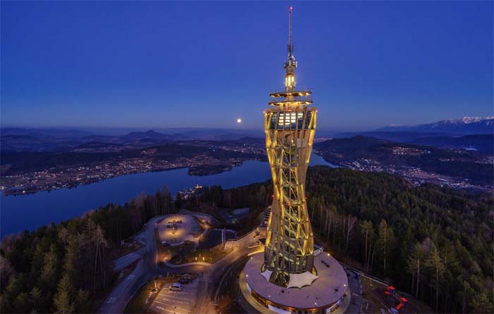 Gradnja z lesom razgledni stolp