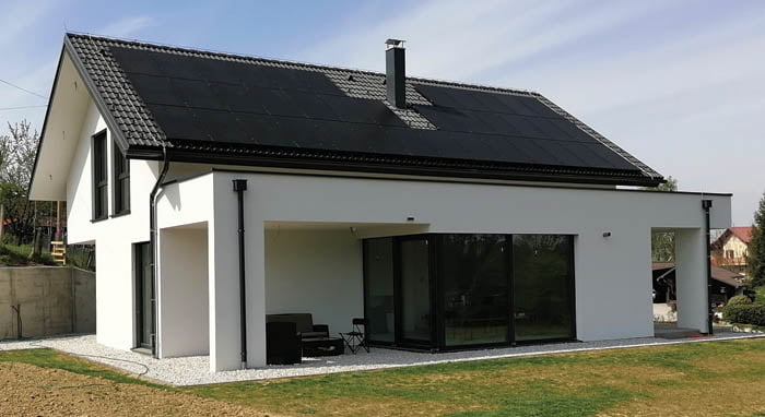 Soncna elektrarna na novi hisi