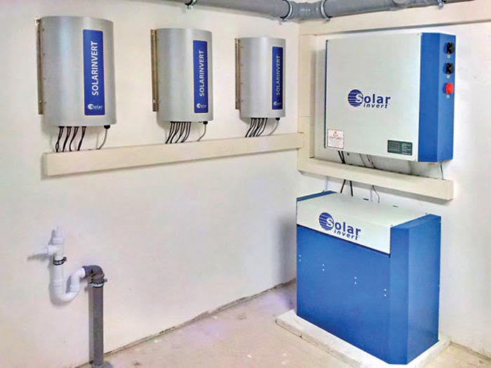 Shranjevanje elektrike Razsmerniki in solarna baterija Solarinvert