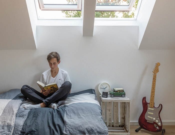 Otroska soba v mansardi svez zrak