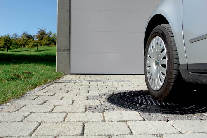 Rezervoarji za dezevnico in bioloske cistilne naprave pokrov