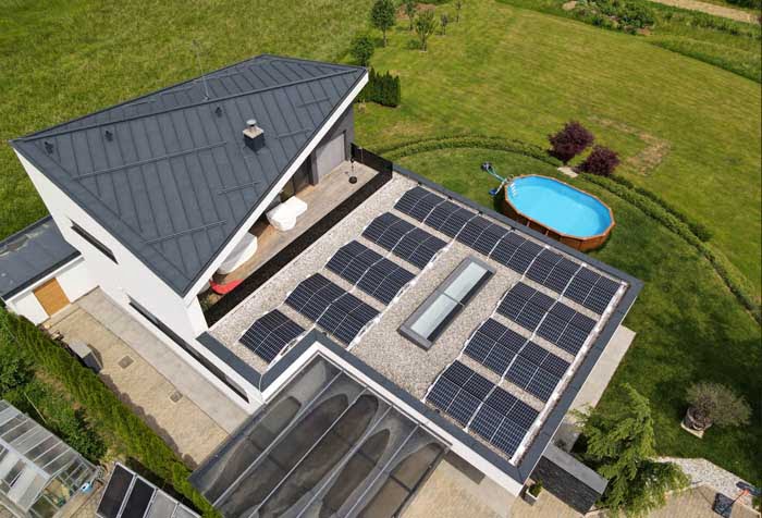 Izkoristek soncne elektrarne ravna streha vojnik