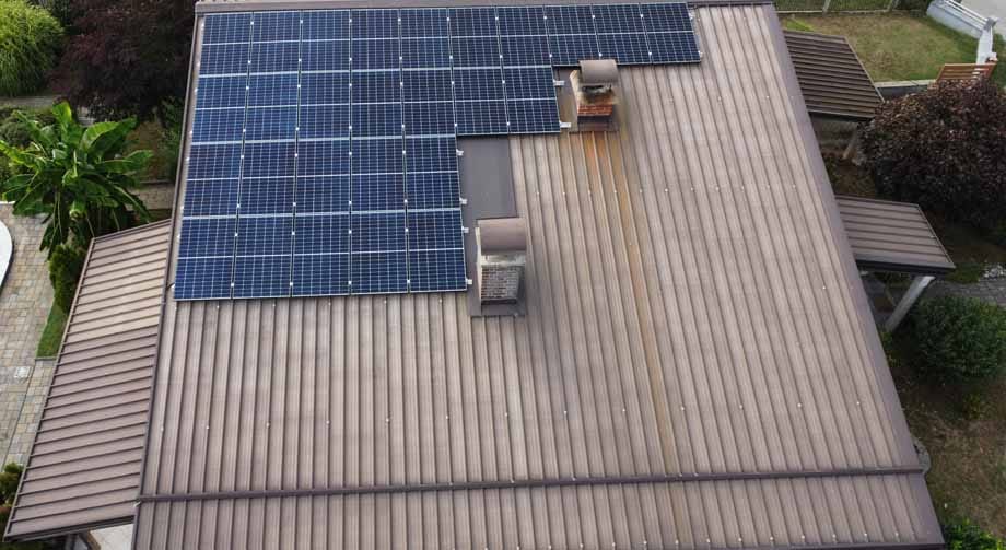 DCIM100MEDIADJI_0169.JPG Sončna elektrarna na skoraj ravni strehi