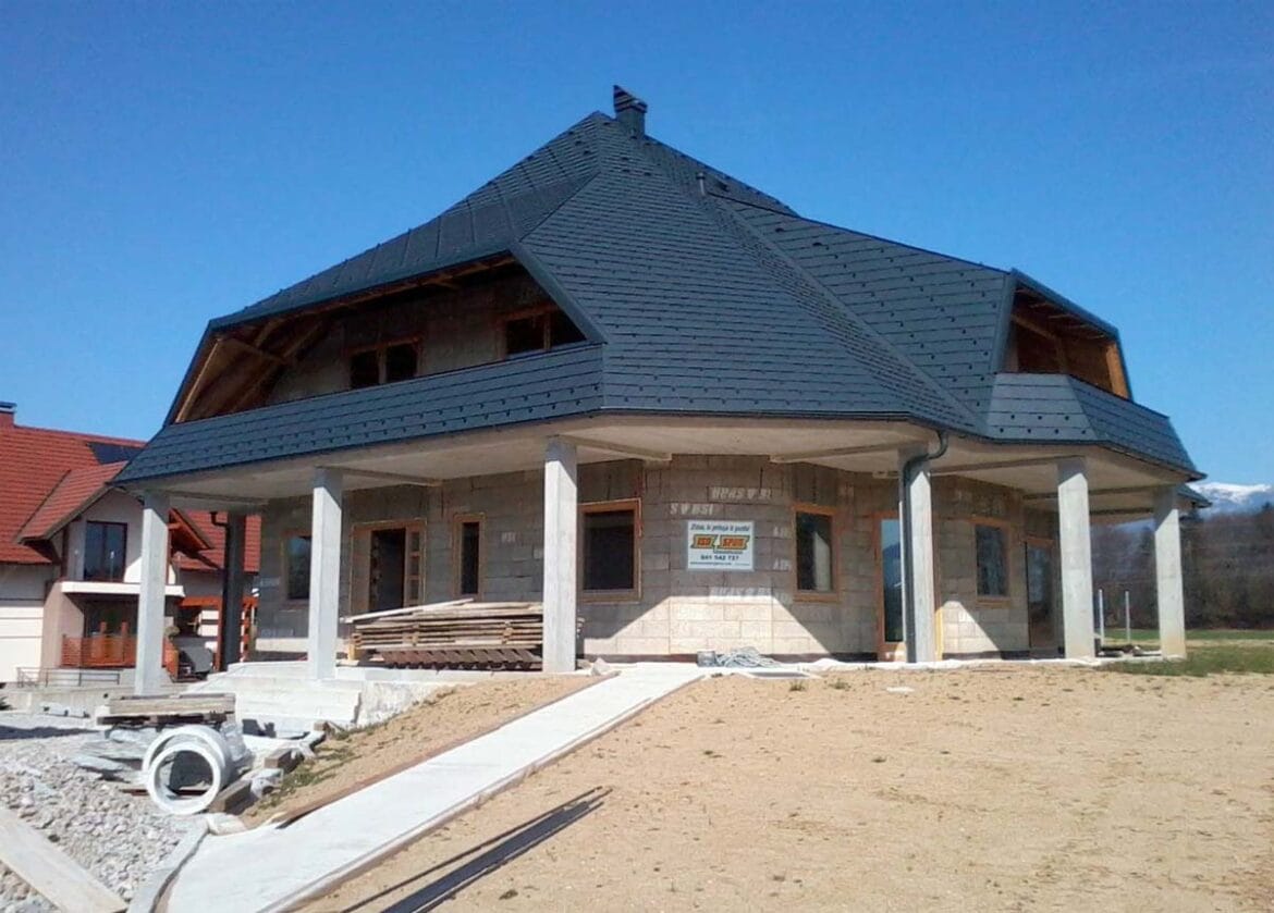Gradnja hiše z Isospan zidaki – konstrukcija objekta
